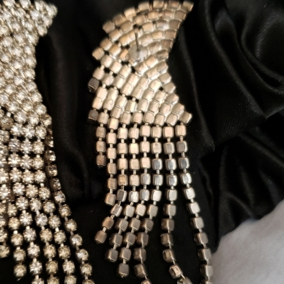 Elegant Silver Tone Rhinestone Drop Earrings - Picture 2 of 3